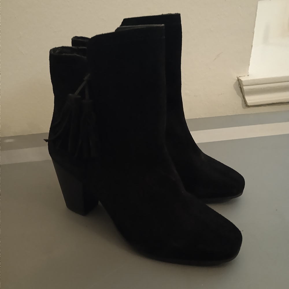 Women's Hush puppies booties size 9.5